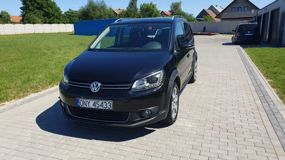 VOLKSWAGEN Touran -