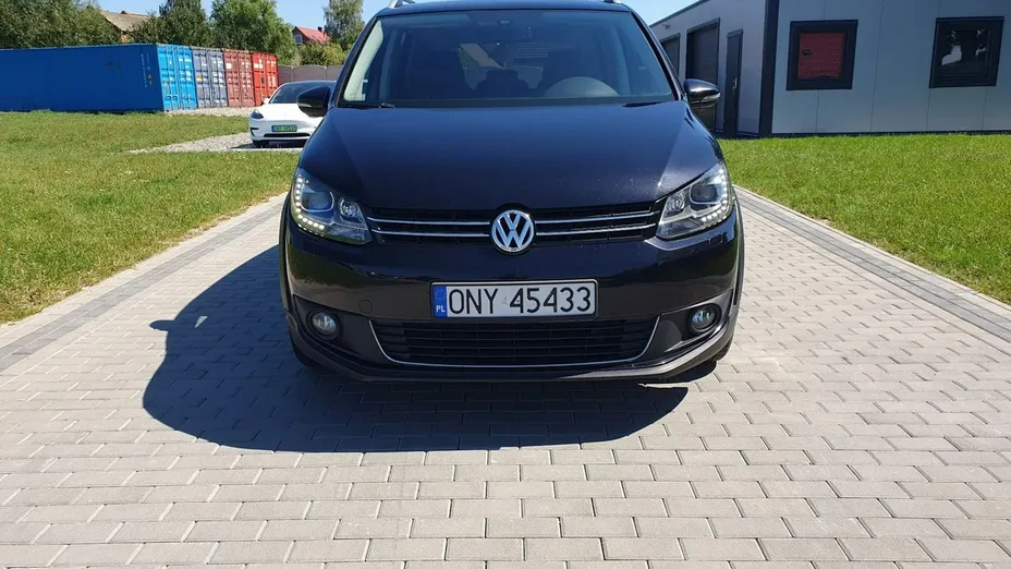 VOLKSWAGEN Touran -