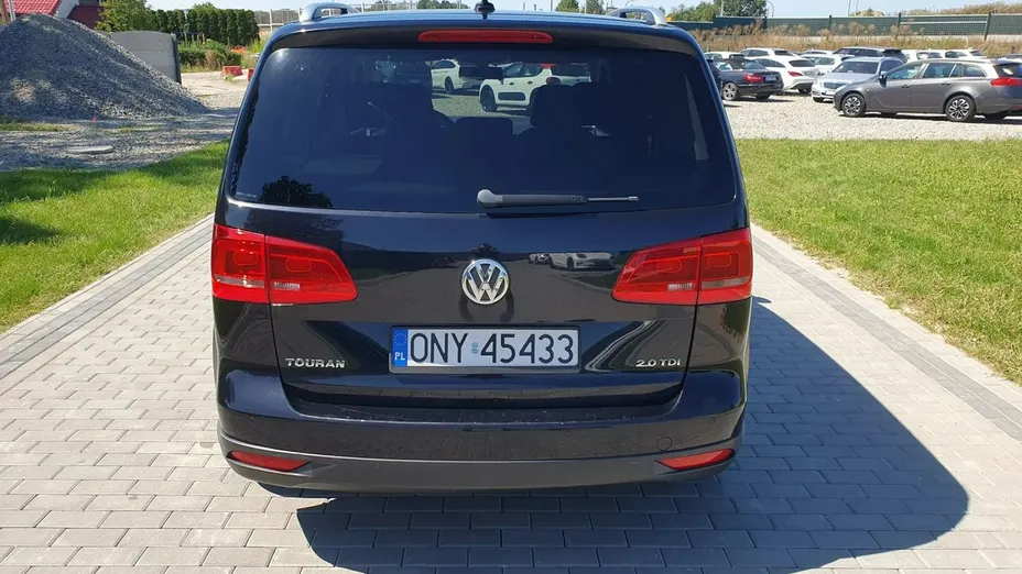 VOLKSWAGEN Touran -