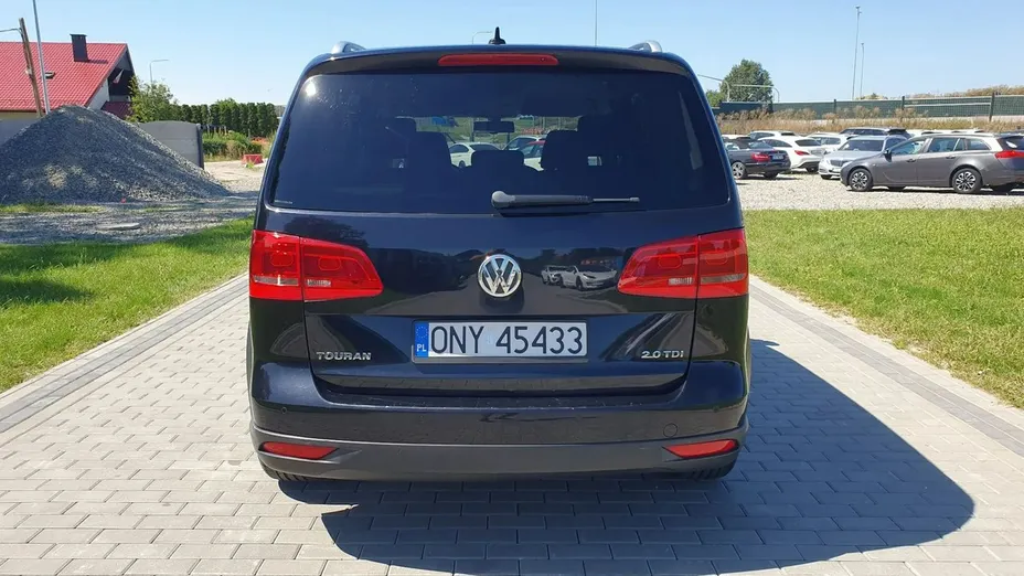 VOLKSWAGEN Touran -