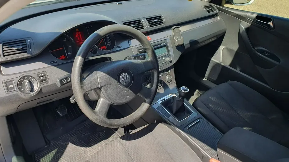 VOLKSWAGEN Passat -