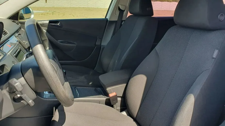 VOLKSWAGEN Passat -