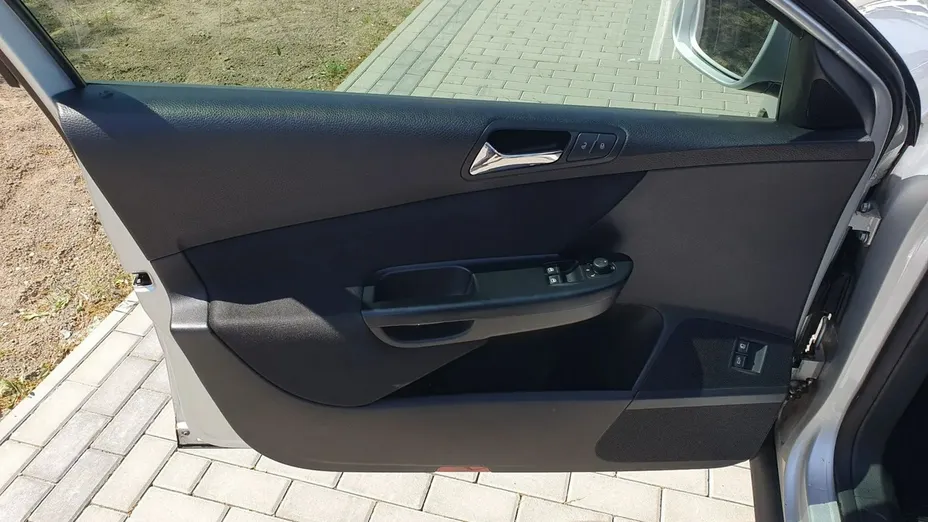 VOLKSWAGEN Passat -