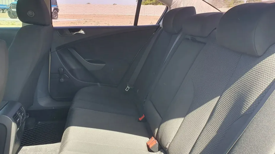 VOLKSWAGEN Passat -
