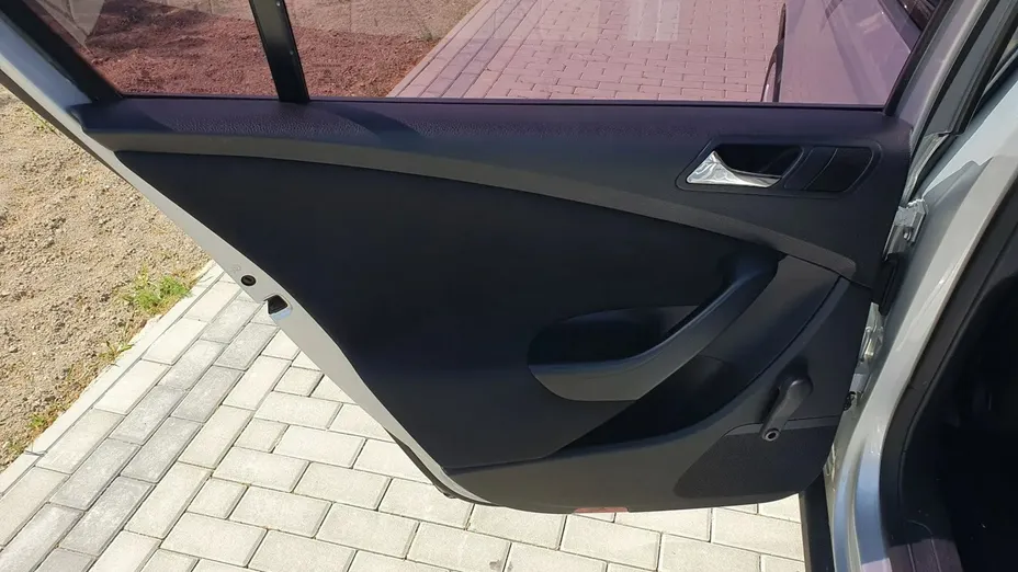 VOLKSWAGEN Passat -