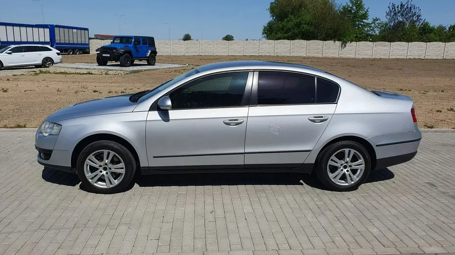 VOLKSWAGEN Passat -