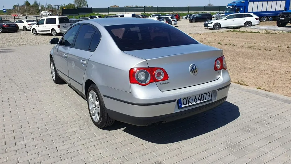 VOLKSWAGEN Passat -