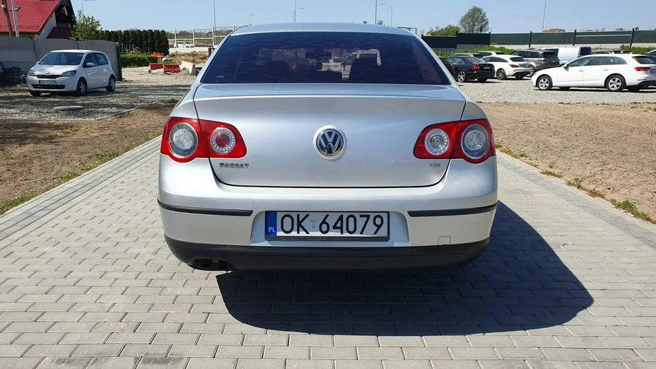 VOLKSWAGEN Passat -