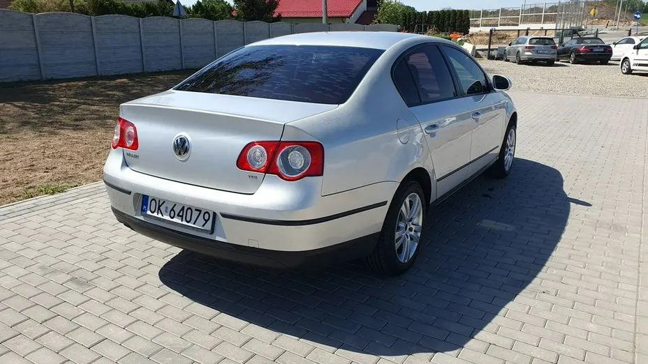 VOLKSWAGEN Passat -