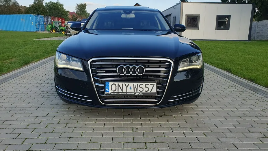 AUDI A8 -