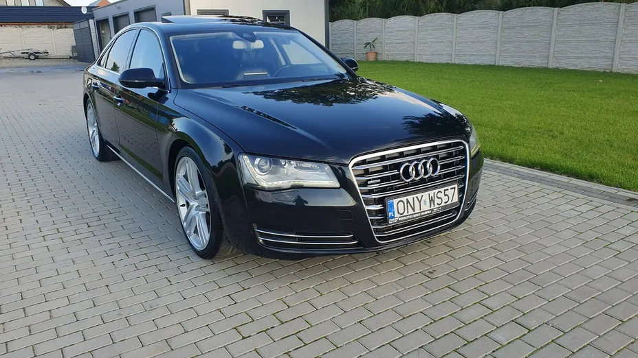 AUDI A8 -