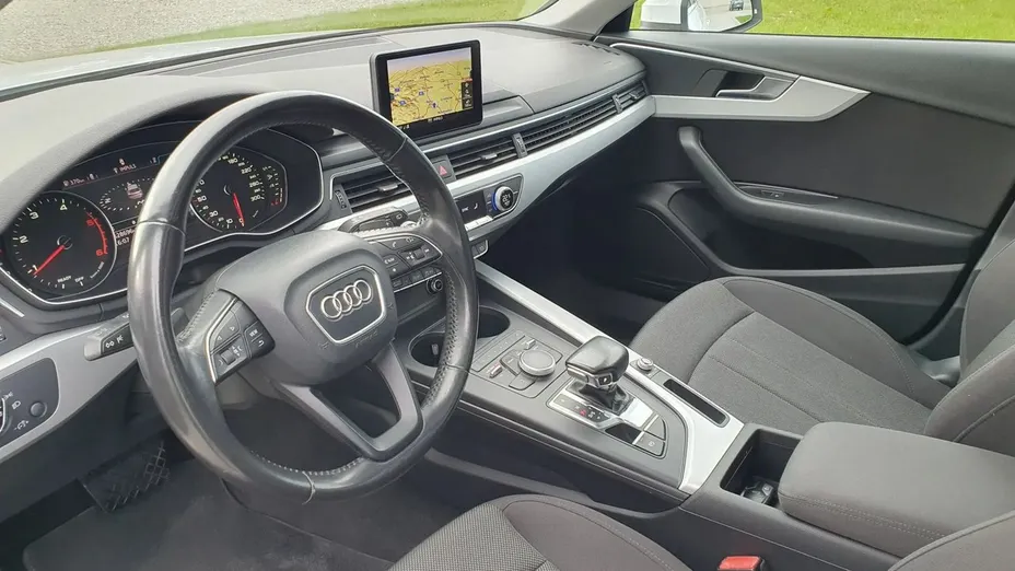 AUDI A4 -