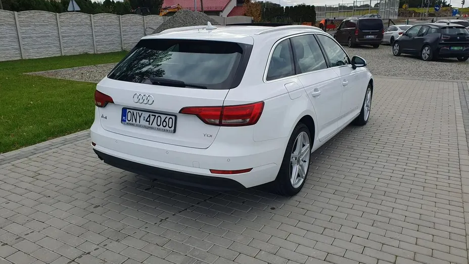 AUDI A4 -