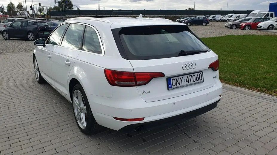AUDI A4 -