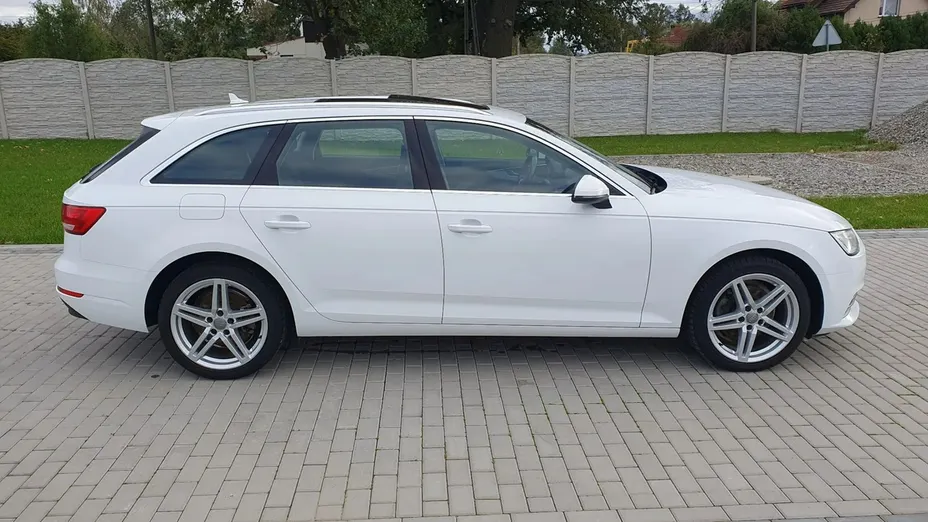 AUDI A4 -