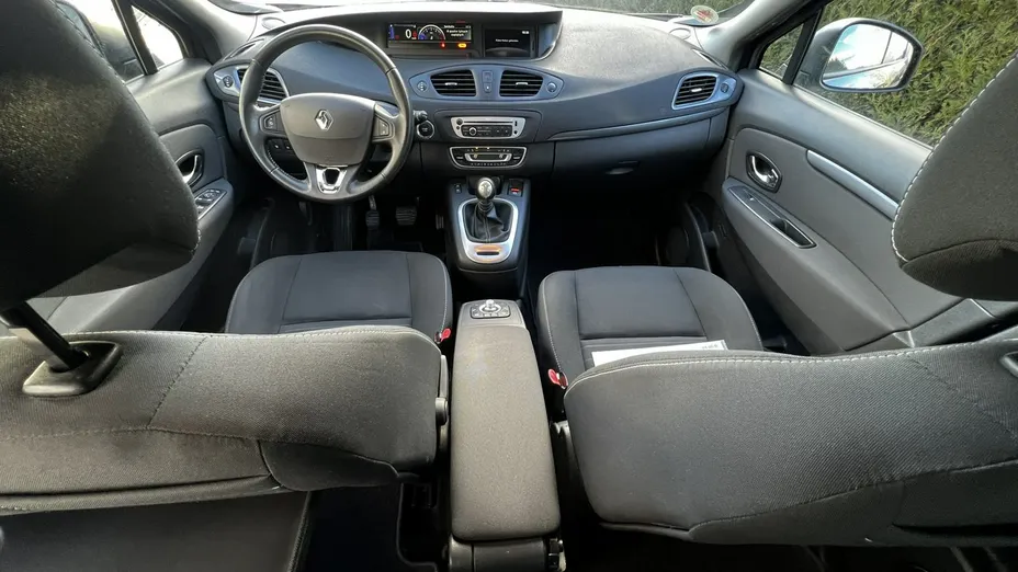 RENAULT Scenic -