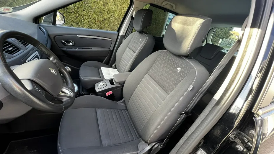 RENAULT Scenic -