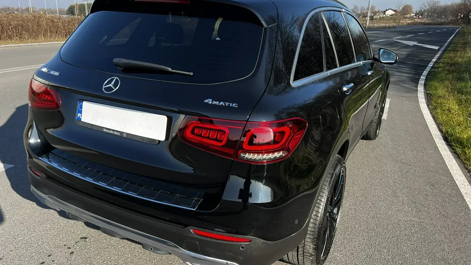 MERCEDES-BENZ GLC -