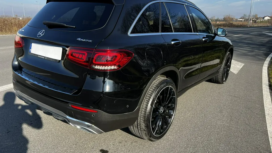 MERCEDES-BENZ GLC -