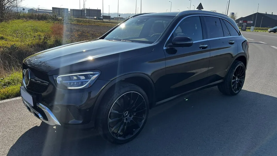 MERCEDES-BENZ GLC -