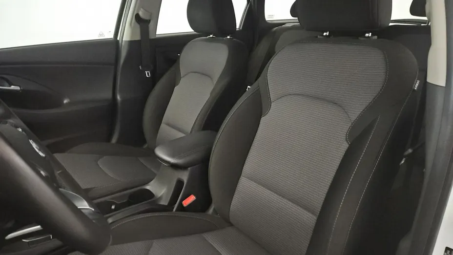 HYUNDAI i30 -