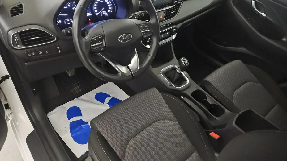 HYUNDAI i30 -