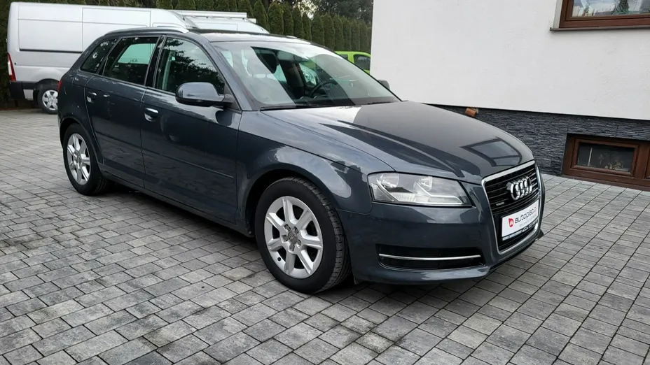 AUDI A3 -
