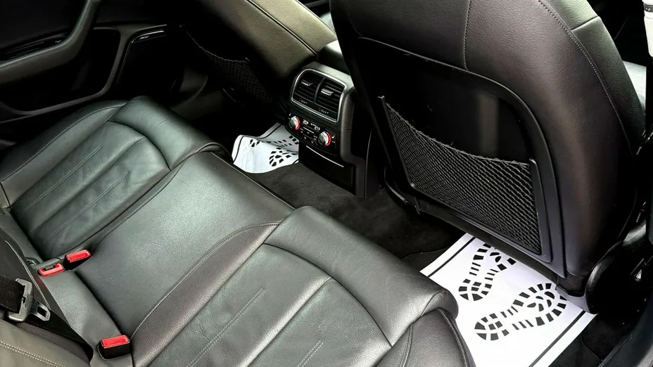 AUDI A6 -