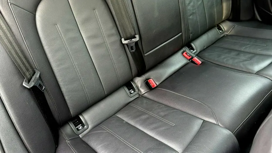 AUDI A6 -