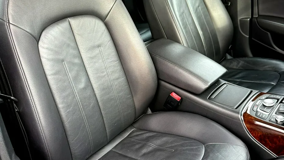 AUDI A6 -