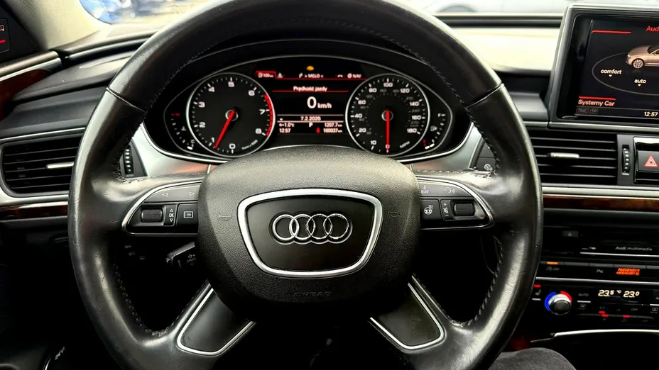 AUDI A6 -