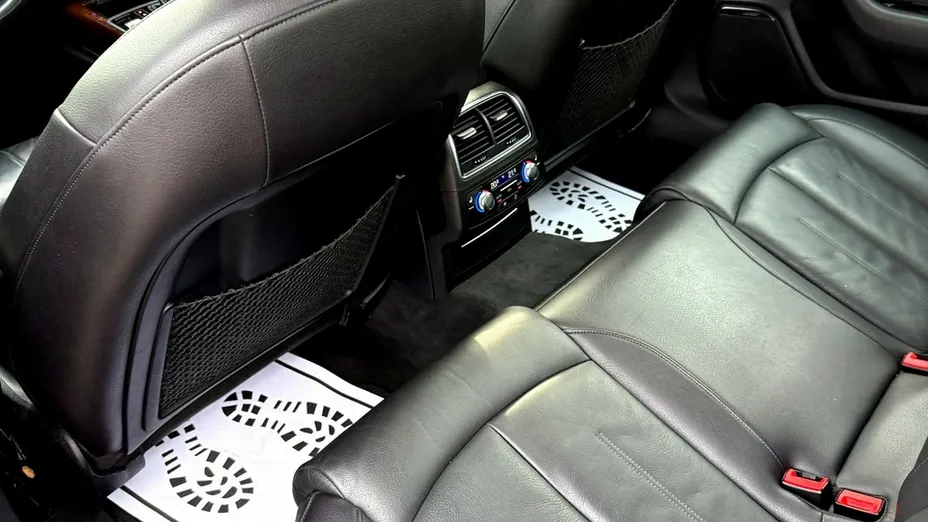 AUDI A6 -
