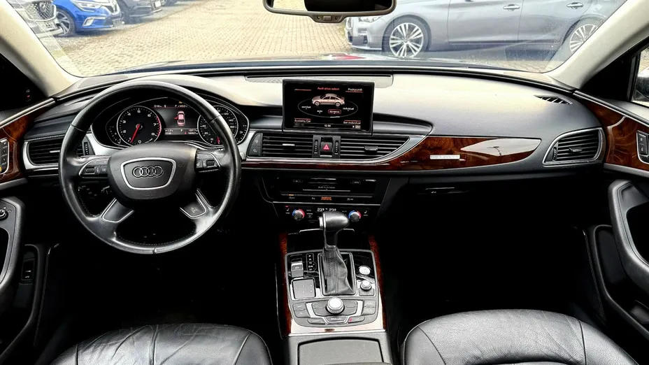 AUDI A6 -