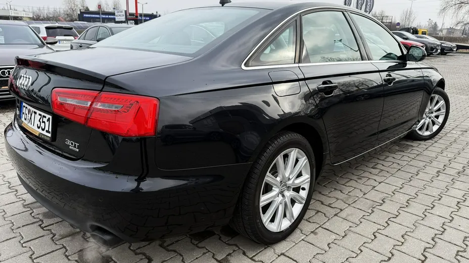 AUDI A6 -