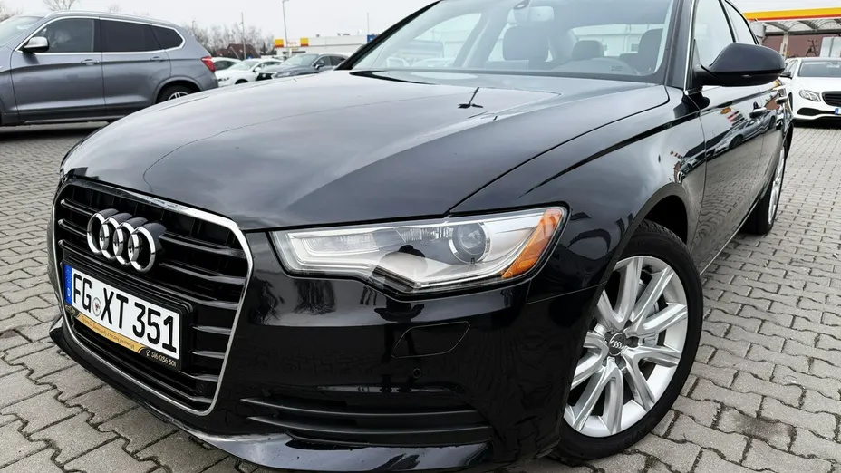 AUDI A6 -