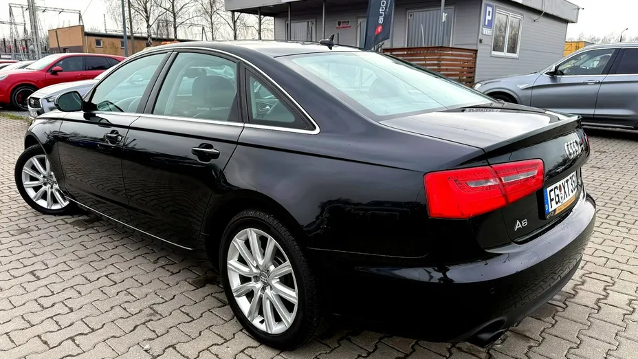 AUDI A6 -