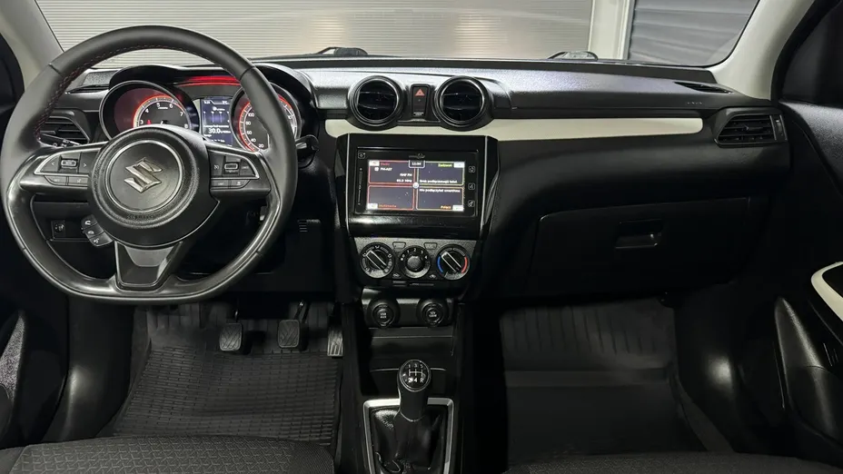 SUZUKI Swift -