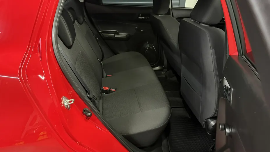SUZUKI Swift -