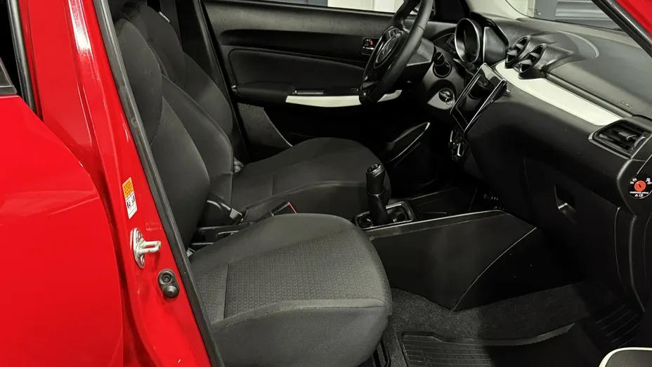 SUZUKI Swift -