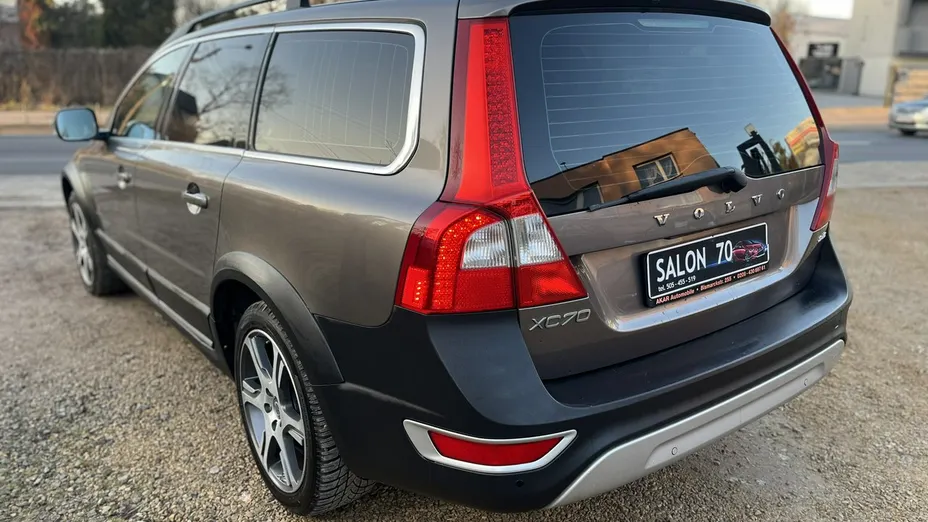 VOLVO XC70 -