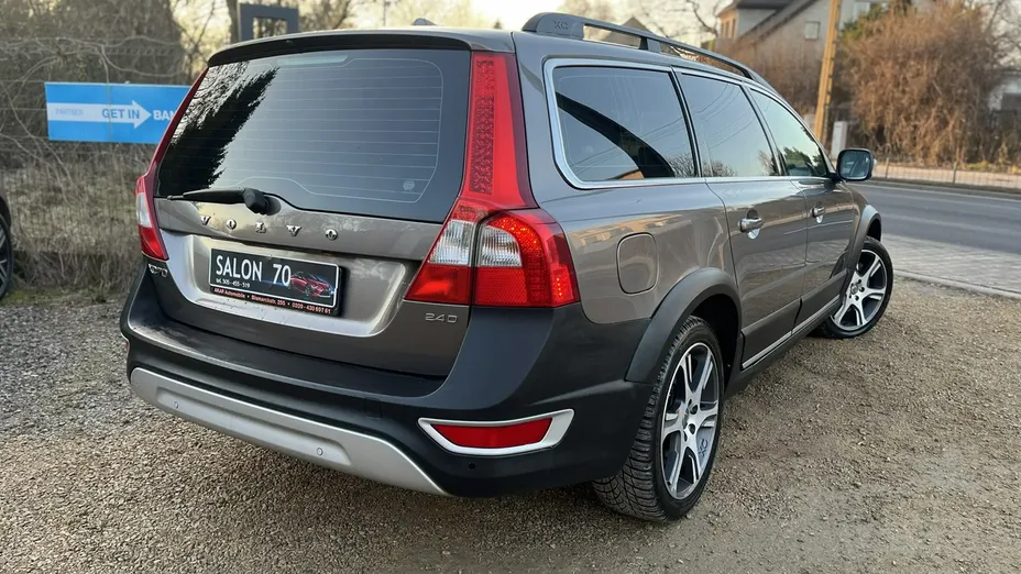 VOLVO XC70 -