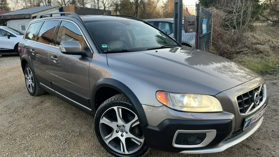 VOLVO XC70 -
