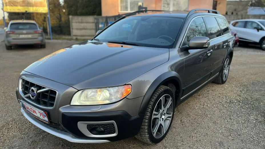 VOLVO XC70 -