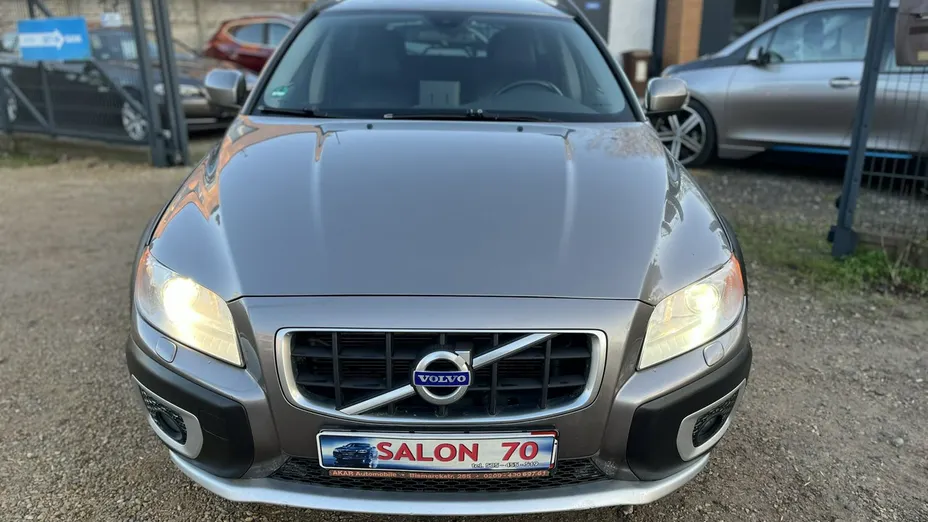 VOLVO XC70 -