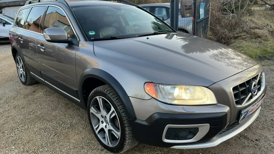 VOLVO XC70 -