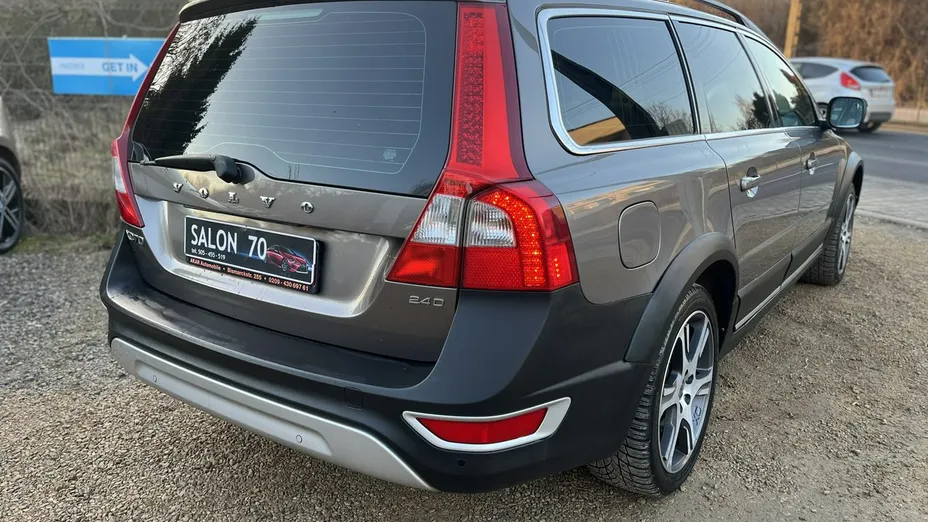 VOLVO XC70 -