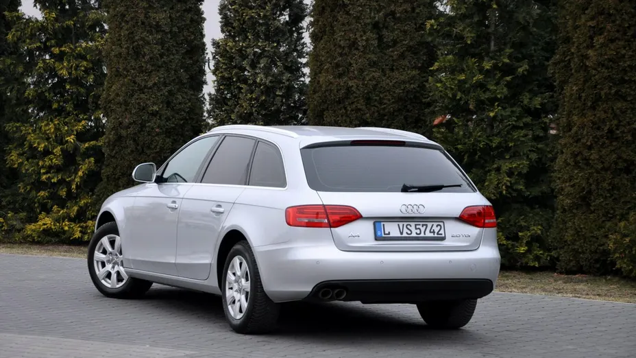 AUDI A4 -