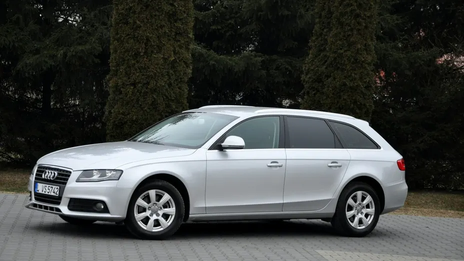 AUDI A4 -