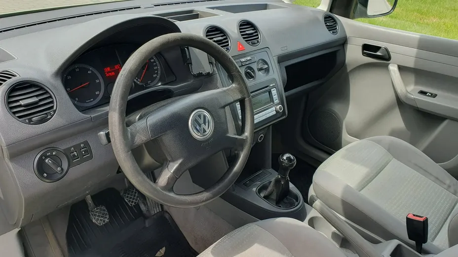 VOLKSWAGEN Caddy -