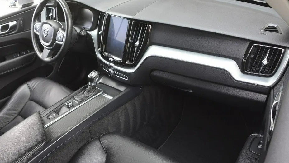 VOLVO XC60 -
